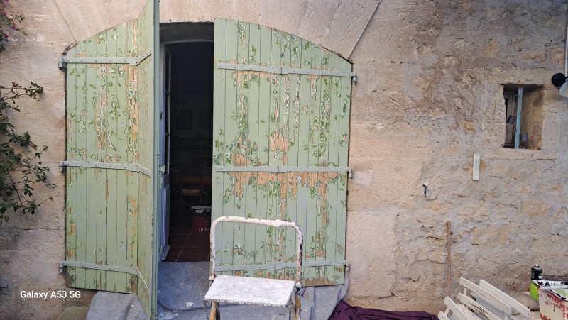 Chantier remise en état volets et grille avant / après sur Castries près de Montpellier