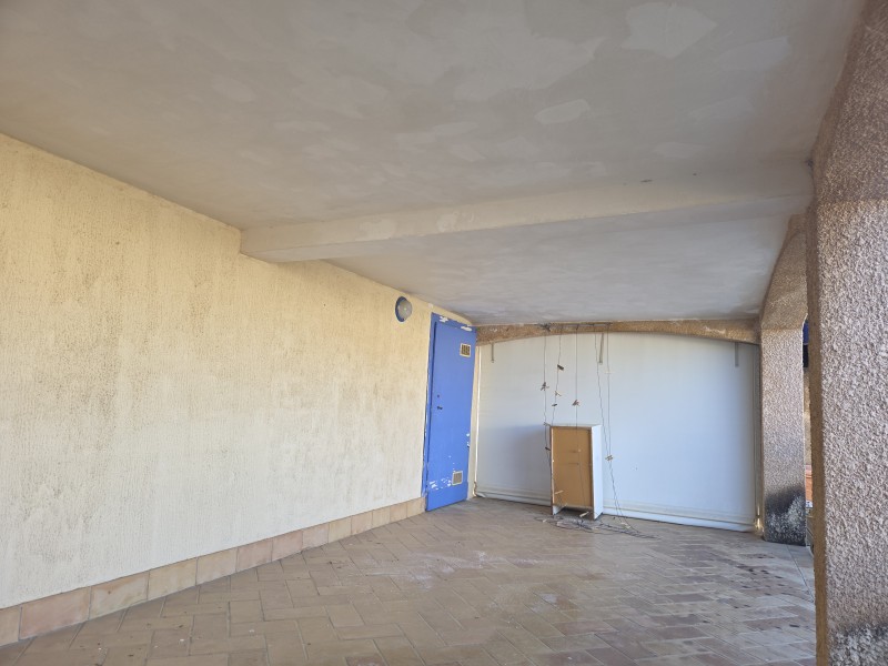 desous de terasse et application de revêtement etanche sur pierre de terrasse a st bres pres de montpellier