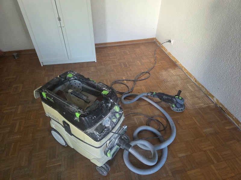 remise à neuf parquet interieur salon et entrée 
chantier montpellier