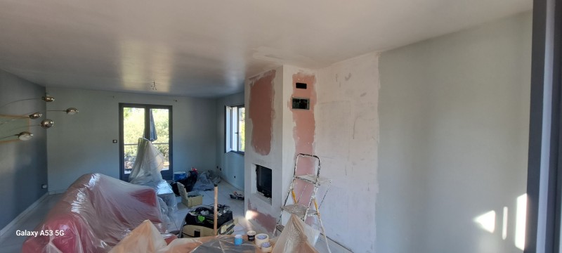 peinture du plafond et du mur cheminée à Gallargues
