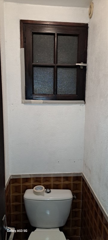 Chantier rénovation dans une maison avec peinture et isolant sur Pérols