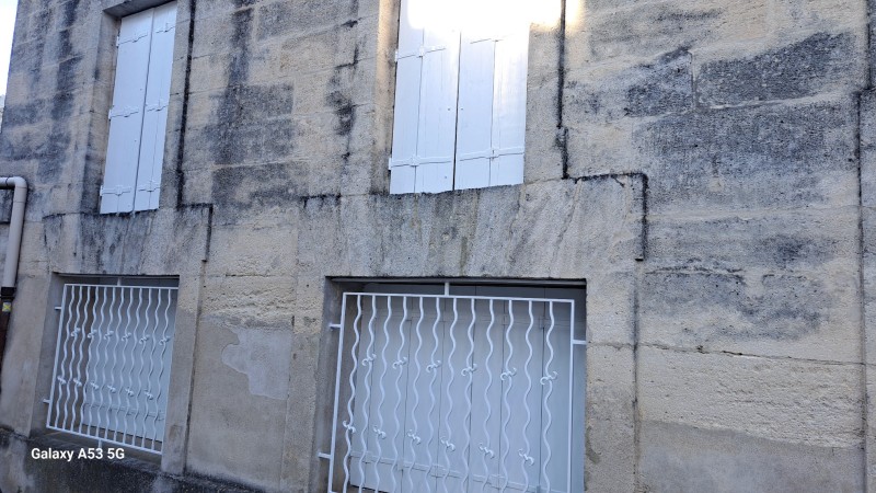 Chantier remise en état volets et grille avant / après sur Castries près de Montpellier