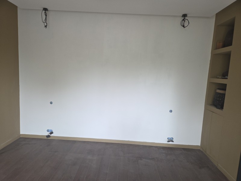mur  chambre a refaire
sur castelnau pres de montpellier