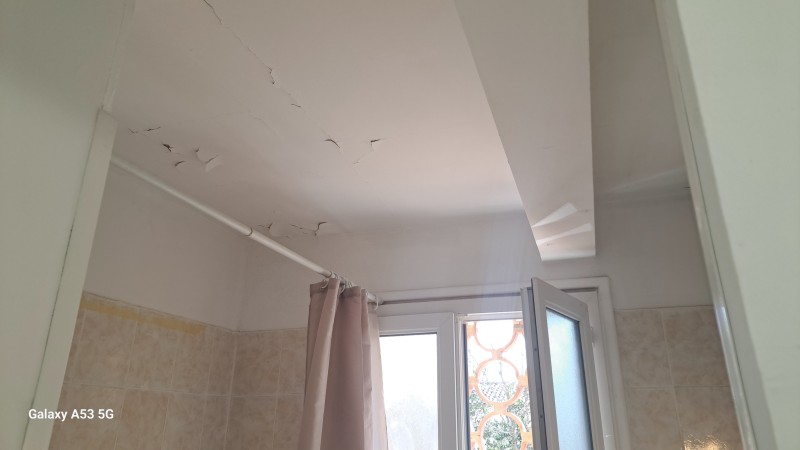 refaire le plafond de la salle de bain avec peinture anti humidité à Montpellier
