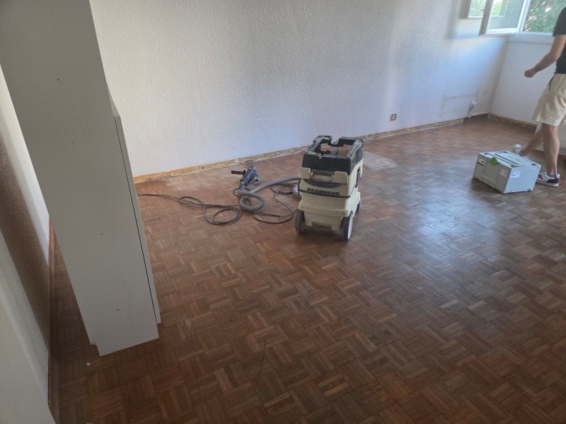 remise à neuf parquet interieur salon et entrée 
chantier montpellier