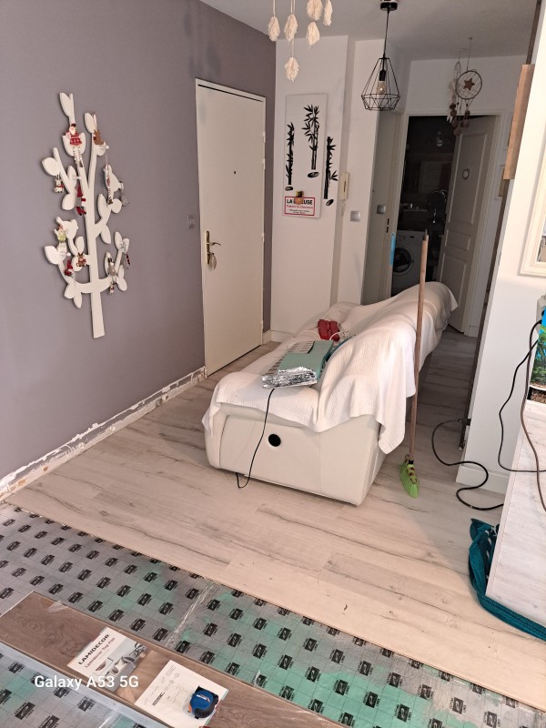 Changement de parquet suite à un dégât des eaux À lattes Près de Montpellier