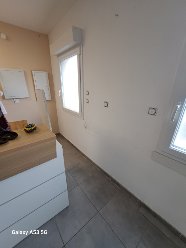 Spécialiste du Revêtement Sol en Béton Ciré pour une Maison Individuelle à Montpellier