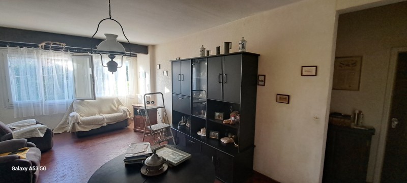 Réparation plafond plâtre sur poutrelles mise en peinture à Fabrègues près de Montpellier