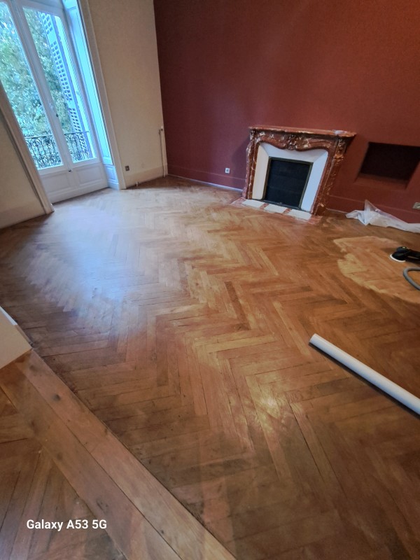 rénovation d'un parquet à bâtons rompus à Montpellier