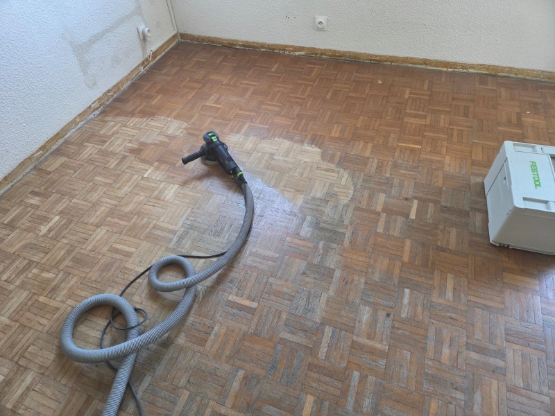 remise à neuf parquet interieur salon et entrée 
chantier montpellier