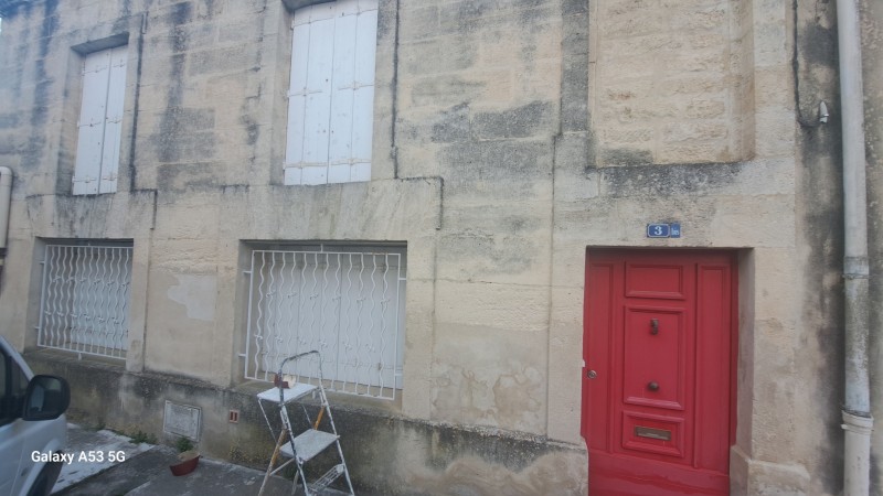 Chantier remise en état volets et grille avant / après sur Castries près de Montpellier